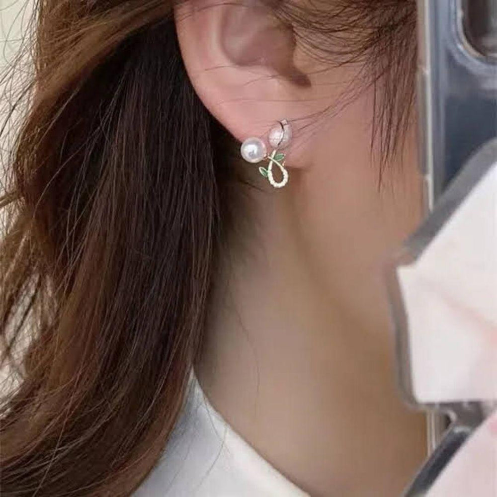 Pink Small Tealeaf Korean Earrings