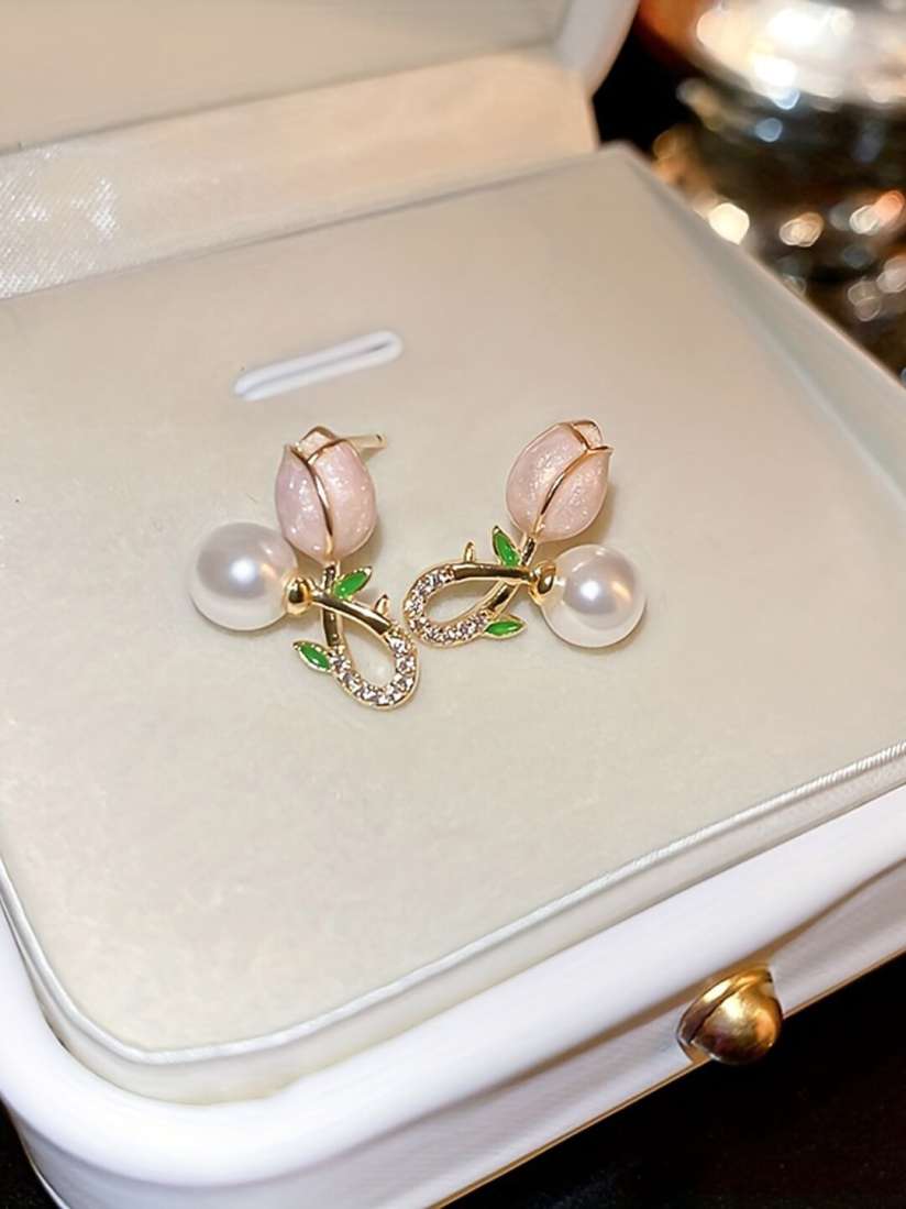 Pink Small Tealeaf Korean Earrings